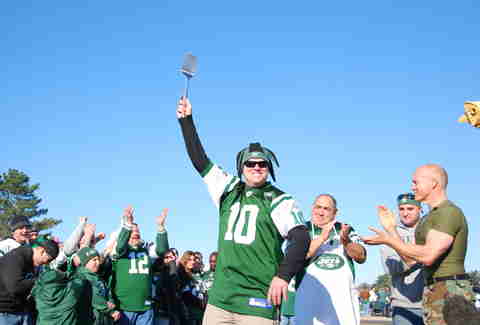 Jets fan with silver spatula