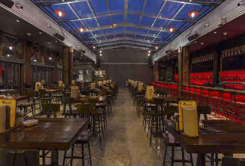 Old Crow Smokehouse in Lakeview