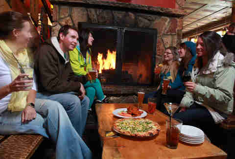Apres scene at Mammoth's Yodler