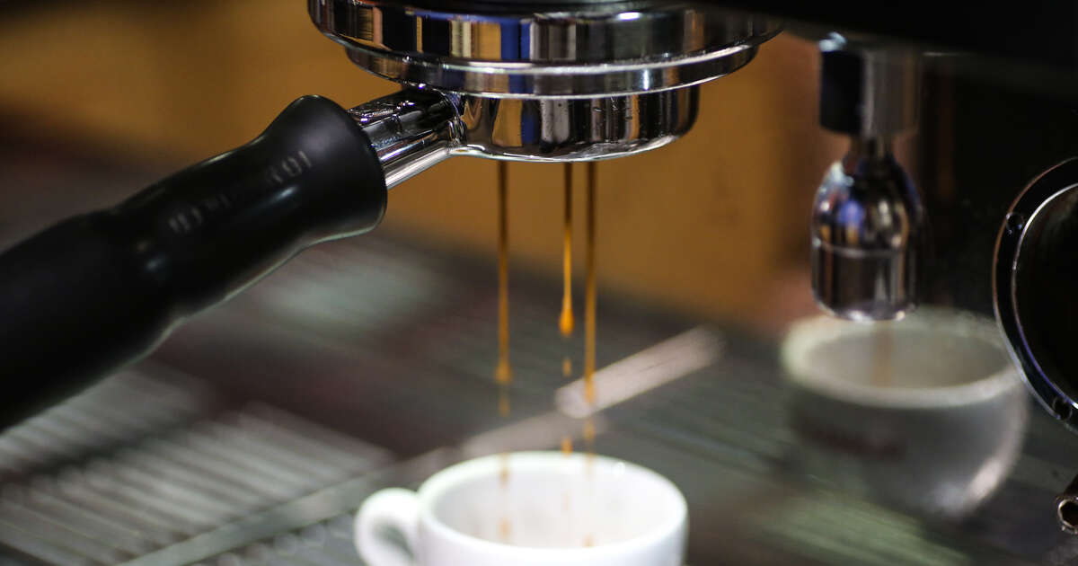 Coffee Roasters How Coffee Roasting Works Thrillist