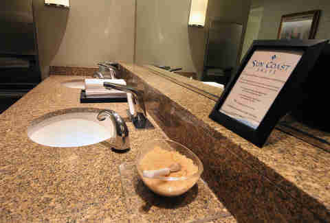 best chicago hotel bathrooms