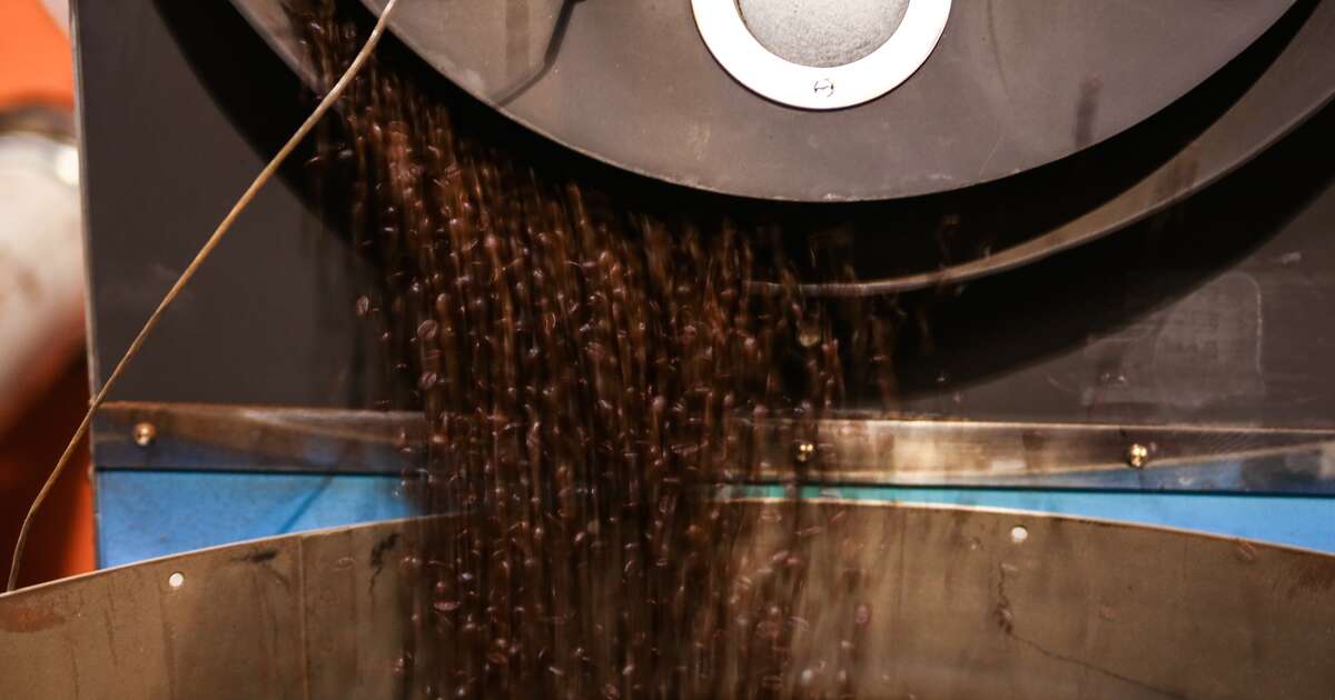 Coffee Roasters How Coffee Roasting Works Thrillist
