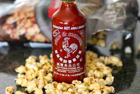 Sriracha popcorn
