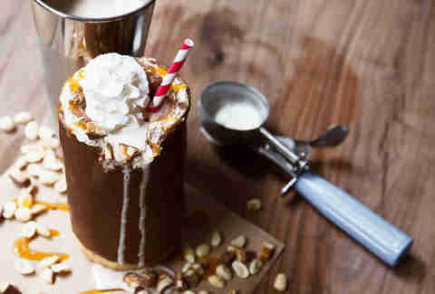 Snickers milkshake in Snickers cup