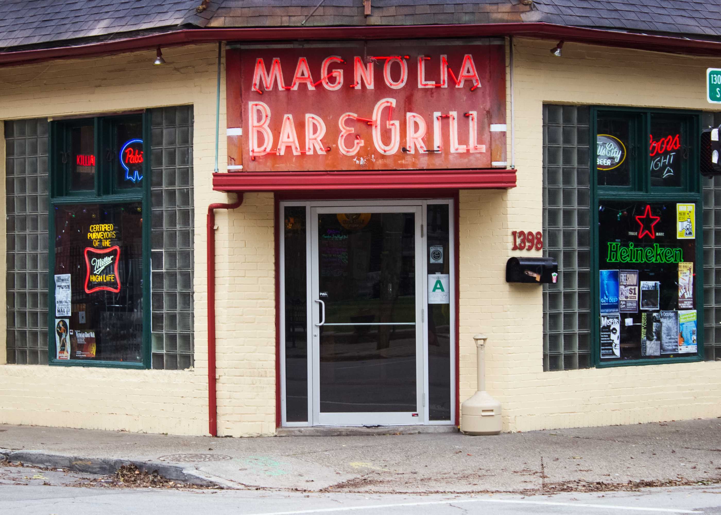 The 21 best dive bars in America