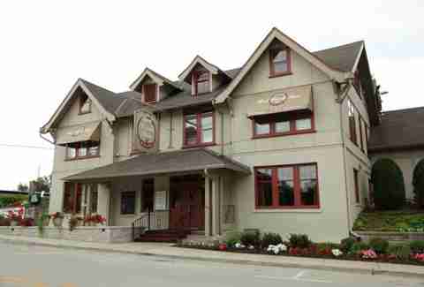 Red Circle Inn