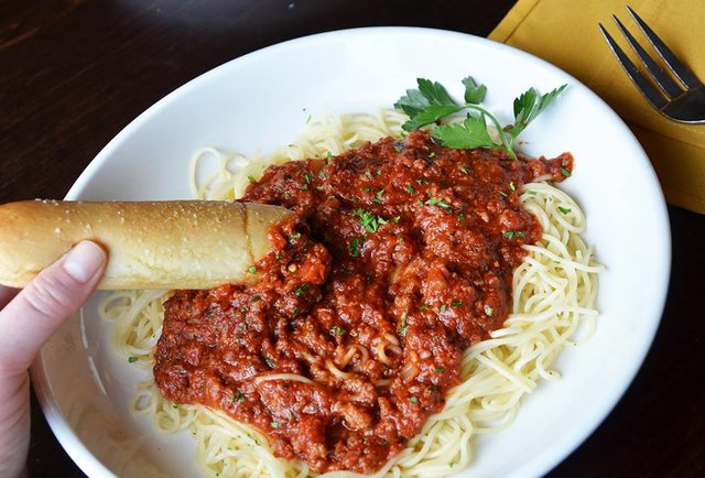 Man Eats Olive Garden for Every Meal
