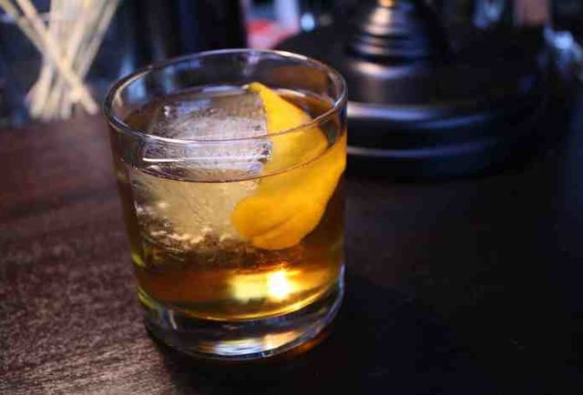 Low-key, high-class imbibing on Williams