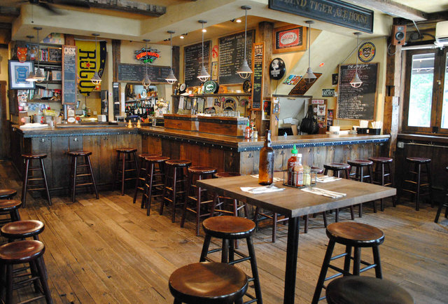 best-bars-in-the-west-village-the-20-coolest-places-to-drink