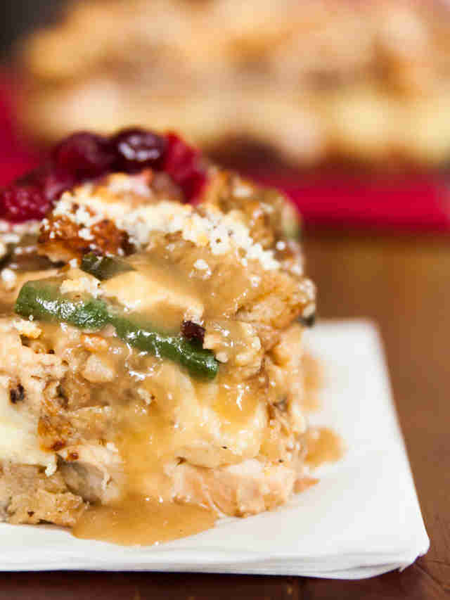 Thanksgiving Casserole - How to Eat Thanksgiving Leftovers - Thrillist ...
