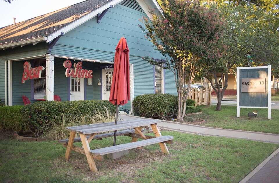 The 10 Best Happy Hours in Dallas Thrillist