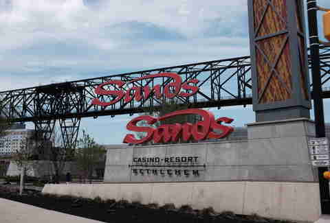Sands signs