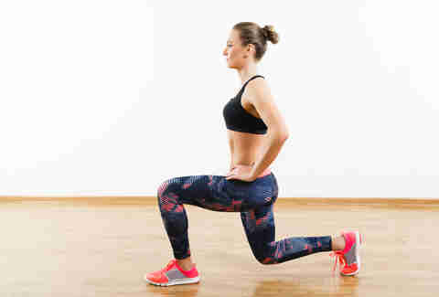 woman doing lunges