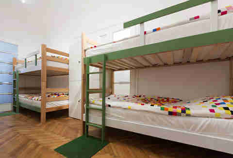hostels travel