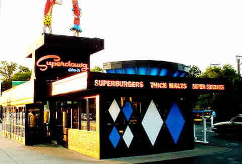 Superdawg exterior