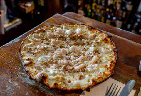 clam and shrimp pizza