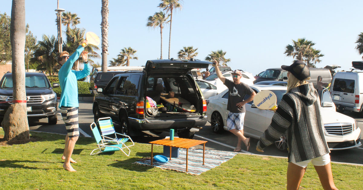 Guide To Proper Tailgating In A Beach Parking Lot Thrillist