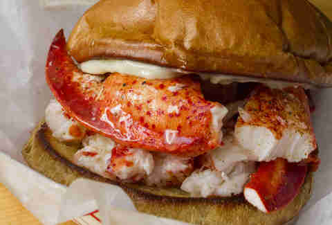 Happy Lobster roll