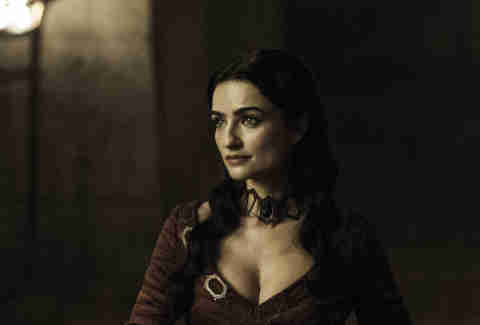A new red woman emerges as Ania Bukstein plays Red Priestess Kinvara
