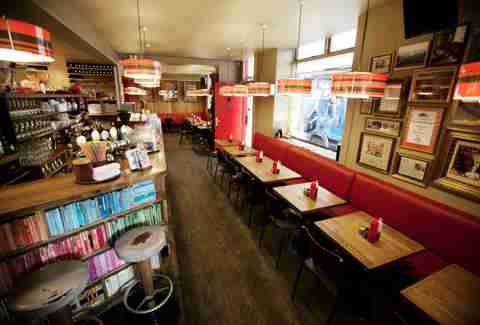 Laundromat Cafe