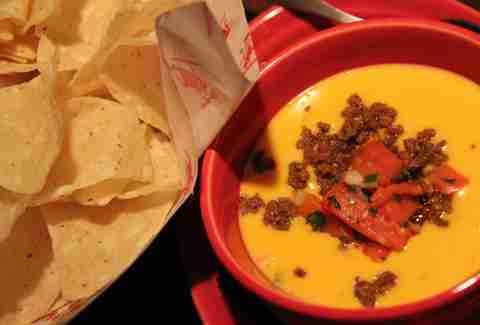 chili con queso