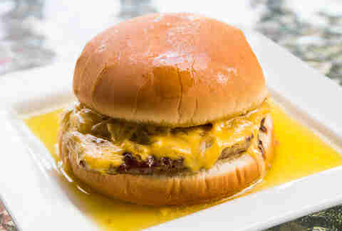Solly's Grille Burger