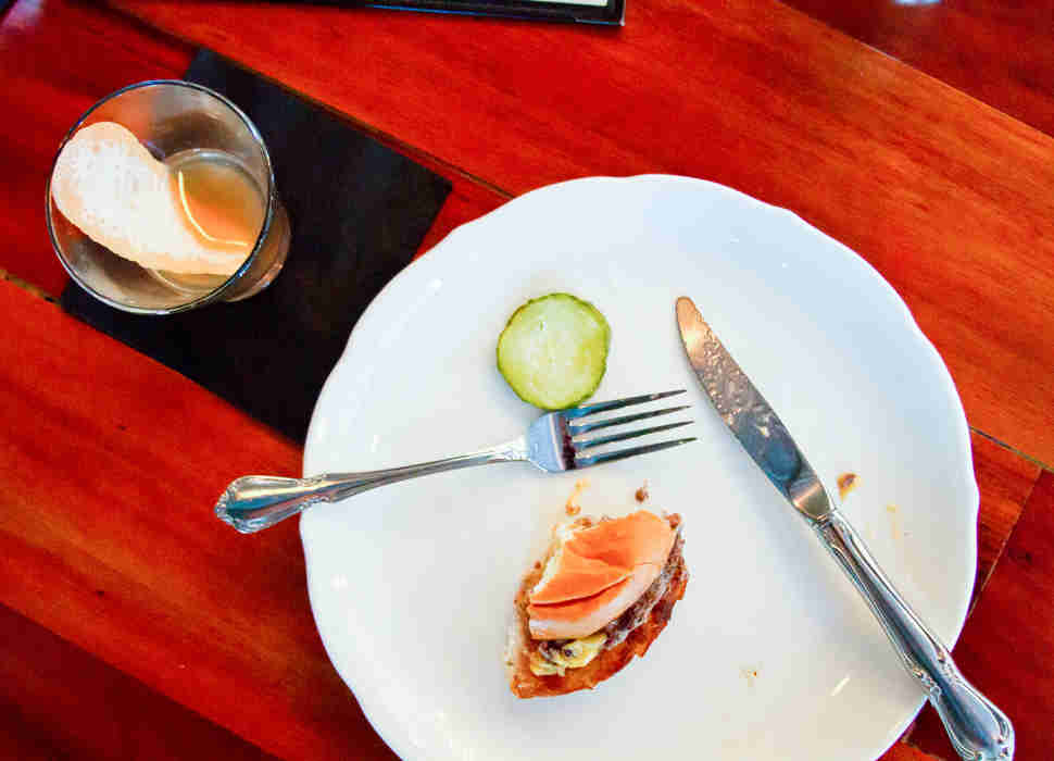 Saint Dinette plate