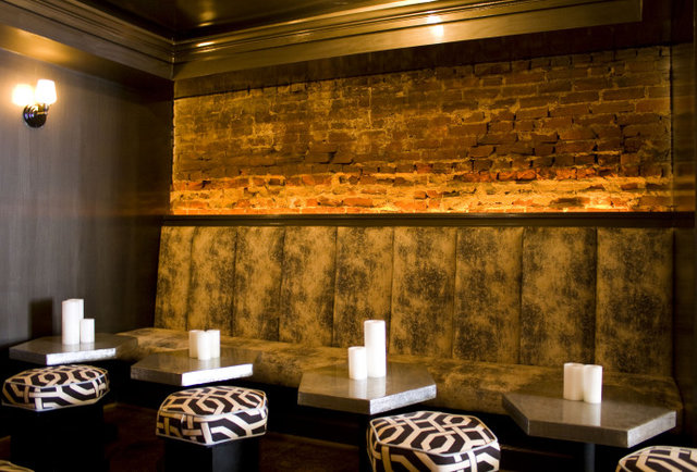 Hank's Bar And Lounge