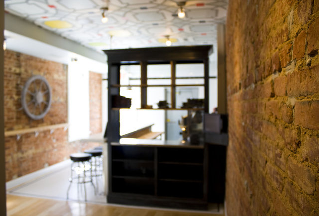 Hank's Bar And Lounge