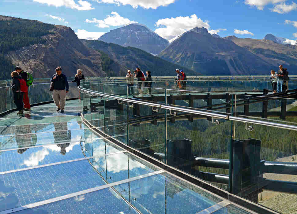 GLACIER GLASS WALK ICE BRIDGE