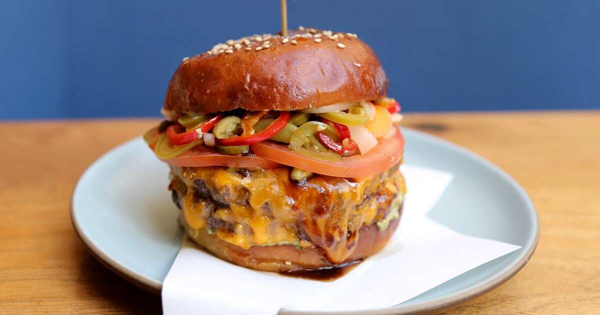 Best Burgers In Los Angeles To Try Right Now Thrillist 