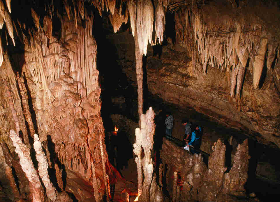 natural bridge caverns