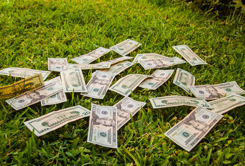 money falls off truck