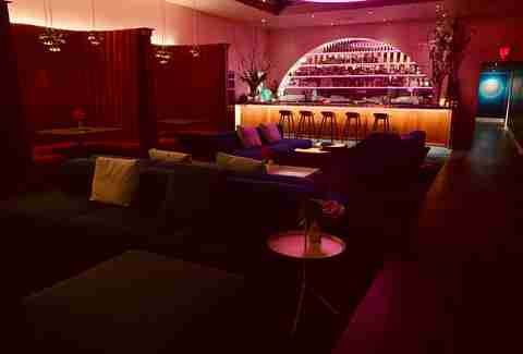 Moongate Lounge