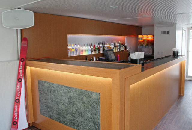 Boomerang Party Yacht 