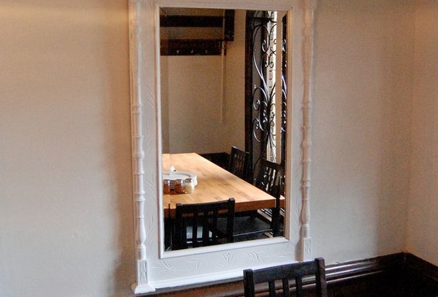 Elegant Space, Elegantly Simple Za