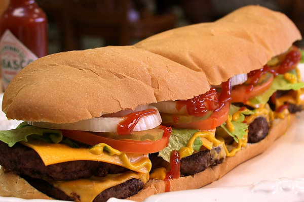 40) Hamburger Sub