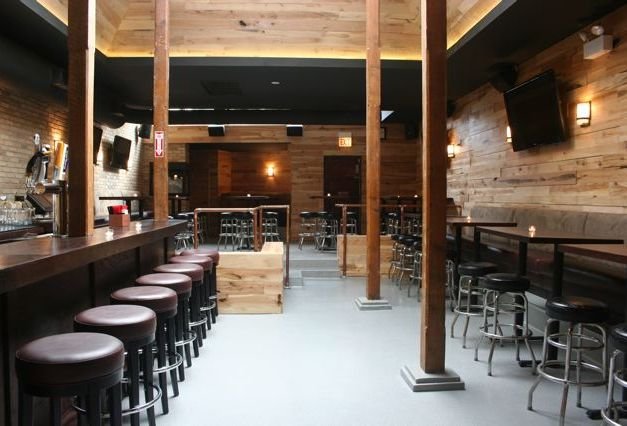 Beer, burgers, and battered Oreos in Lincoln Park