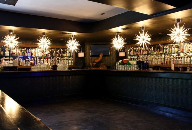 Manhattan Lounge