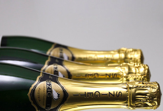 Monthly deliveries for wine geeks and their persecutors alike