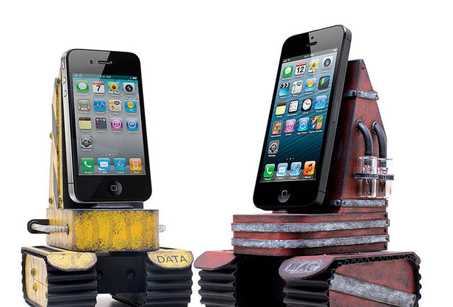 iPhone Tank Charger