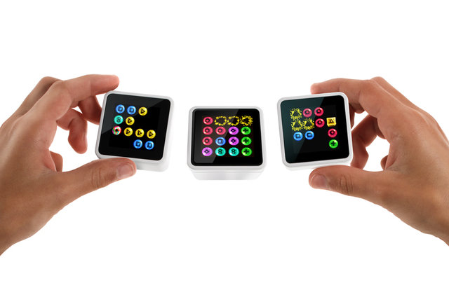 Sifteo Cubes