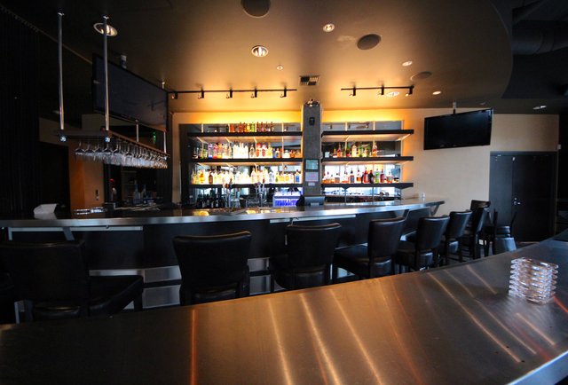 1Hundred Bistro & Bar
