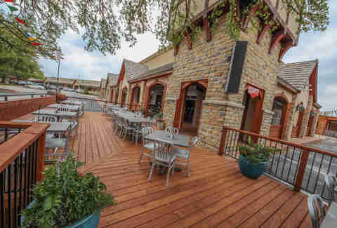 The patio at Shady's in Richardson TX