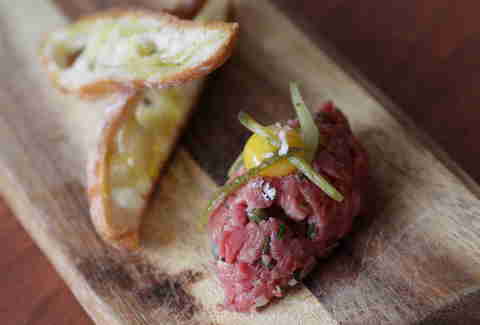 Charlemagne steak tartare