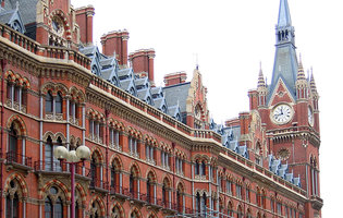 Airbnbest: St Pancras Clock Tower