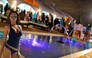 Spanish wine, free burgers, and an epic outdoor music festival