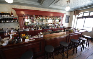 The Marlow & Sons guy wants to fill you with booze and oysters at 10a