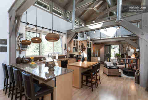 AirbnBest: The Bridge House Kitchen