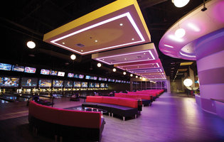 Bowling and Buffalo Wing Pizza in... Little Tokyo?
